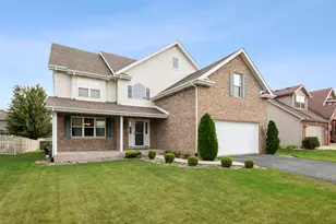 396 Hunters Dr, Beecher, IL 60401 - Photo 2