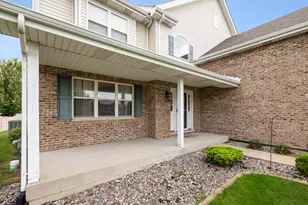 396 Hunters Dr, Beecher, IL 60401 - Photo 4