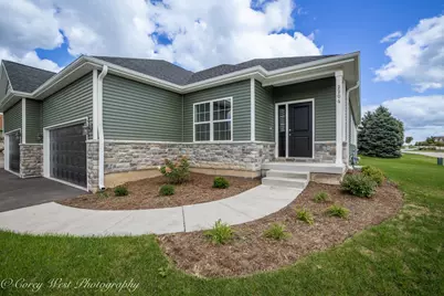 2206 Maggie Lane, Sycamore, IL 60178 - Photo 2