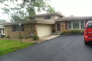 8501 S Kean Ave, Hickory Hills, IL 60457 - Photo 2