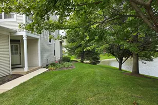 2922 Sheehan Dr, Naperville, IL 60564 - Photo 2