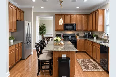 410 Thornwood Way, South Elgin, IL 60177 - Photo 8