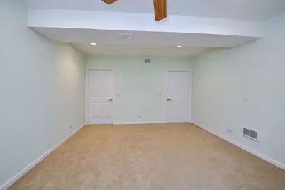 527 Mallard Point Drive, North Aurora, IL 60542 - Photo 32