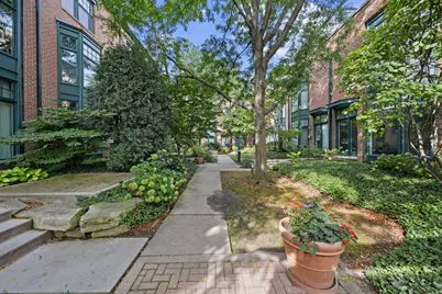 101 N Euclid Avenue #26, Oak Park, IL 60301 - Photo 2