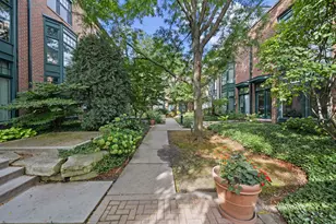 101 N Euclid Ave, Oak Park, IL 60301 - Photo 2