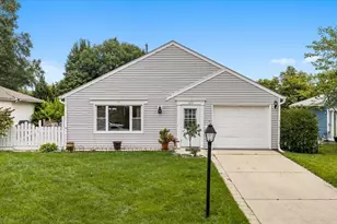 120 Braeburn Rd, Montgomery, IL 60538 - Photo 1
