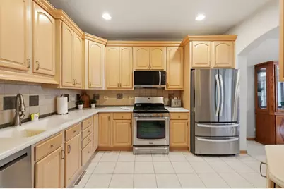 691 E Nerge Road, Roselle, IL 60172 - Photo 8
