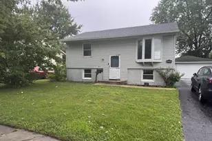 236 E Rose St, Glenwood, IL 60425 - Photo 2