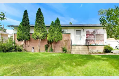 336 E Alden Drive, Addison, IL 60101 - Photo 1