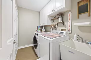 10 Americana Ct, Roselle, IL 60172 - Photo 36