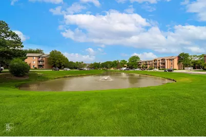 649 N Briar Hill Lane #1, Addison, IL 60101 - Photo 2