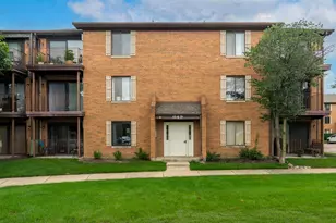 649 N Briar Hill Ln, Addison, IL 60101 - Photo 1