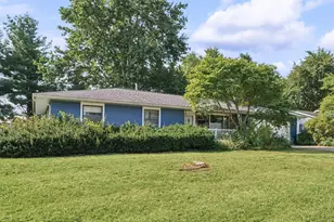 205 E Evergreen Dr, Saint John, IL 61873 - Photo 2