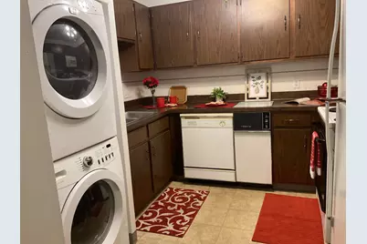 2929 Sunnyside Drive #127B, Rockford, IL 61114 - Photo 10
