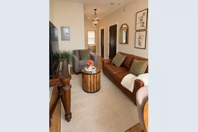3238 W Berteau Avenue #2E, Chicago, IL 60618 - Photo 2