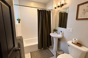 3238 W Berteau Ave, Chicago, IL 60618 - Photo 4