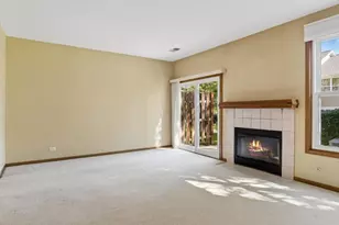 980 Sheridan Cir, Naperville, IL 60563 - Photo 8