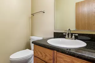 980 Sheridan Cir, Naperville, IL 60563 - Photo 10