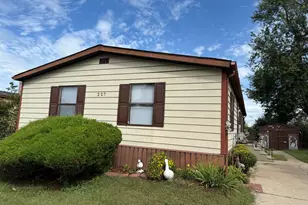 227 Blackthorn Rd, Matteson, IL 60443 - Photo 1