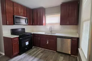 309 E 120th Pl, Chicago, IL 60628 - Photo 4