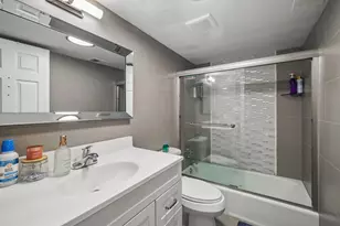 10360 Parkside Ave, Oak Lawn, IL 60453 - Photo 14