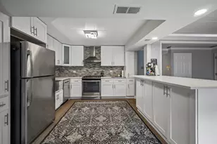 10360 Parkside Ave, Oak Lawn, IL 60453 - Photo 8