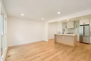 823 Suffield Square, Lincolnshire, IL 60069 - Photo 2