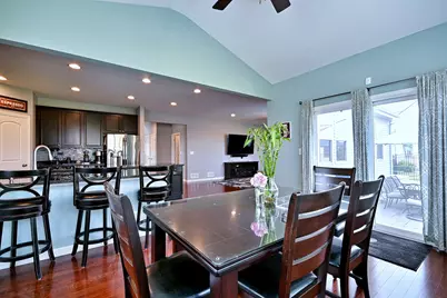 1128 Kingsmill Drive, Algonquin, IL 60102 - Photo 14