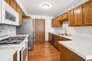1156 Westminster Ln, Elk Grove Village, IL 60007 - Photo 8