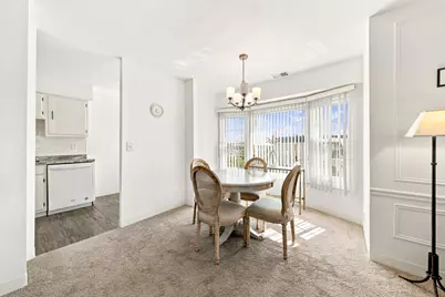 8620 Waukegan Road #504, Morton Grove, IL 60053 - Photo 6