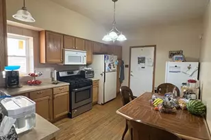 3341 W Evergreen Ave, Chicago, IL 60651 - Photo 10