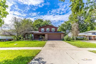 928 Rohlwing Rd, Palatine, IL 60074 - Photo 1