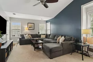 257 Sheffield Dr, Schaumburg, IL 60194 - Photo 4