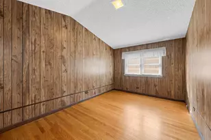 1080 Perda Ln, Des Plaines, IL 60016 - Photo 12