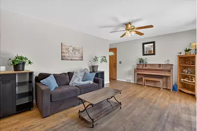 913 S Lancaster Street, Mount Prospect, IL 60056 - Photo 18