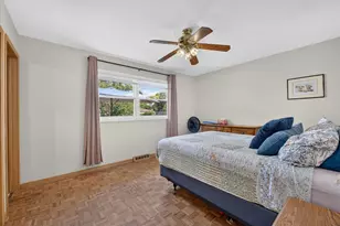 913 S Lancaster St, Mount Prospect, IL 60056 - Photo 22