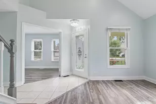 552 Delmar Ct, Elk Grove Village, IL 60007 - Photo 10