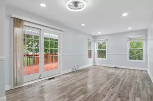 552 Delmar Ct, Elk Grove Village, IL 60007 - Photo 6