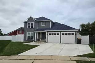 105 Jefferson Ln, Streamwood, IL 60107 - Photo 2