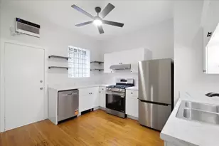 2438 W Chicago Ave, Chicago, IL 60622 - Photo 4