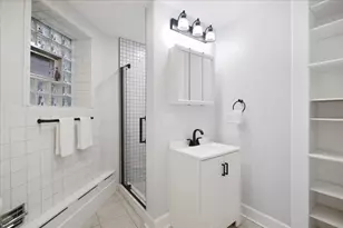 2438 W Chicago Ave, Chicago, IL 60622 - Photo 10