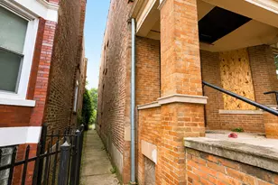7139 S St Lawrence Ave, Chicago, IL 60619 - Photo 2