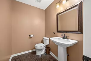 347 Gladstone Ln, Elgin, IL 60120 - Photo 14
