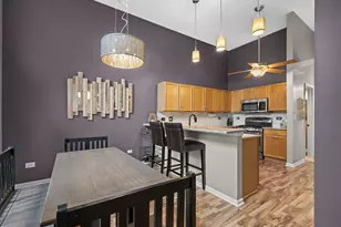 347 Gladstone Ln, Elgin, IL 60120 - Photo 8