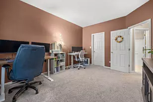 347 Gladstone Ln, Elgin, IL 60120 - Photo 28
