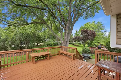 750 Dunhill Drive, Buffalo Grove, IL 60089 - Photo 8