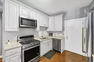 2339 E 72nd St, Chicago, IL 60649 - Photo 4