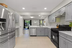 972 Westgate Dr, Aurora, IL 60506 - Photo 12