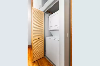 1935 N Fairfield Avenue #402, Chicago, IL 60647 - Photo 16