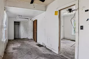 11723 S Stewart Ave, Chicago, IL 60628 - Photo 14
